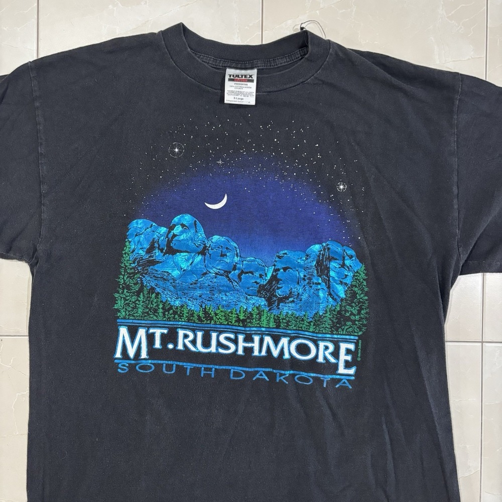 Vintage 90s Mt Rushmore T Shirt Black Faded Graphic Men's XL Tultex Shiny Night
